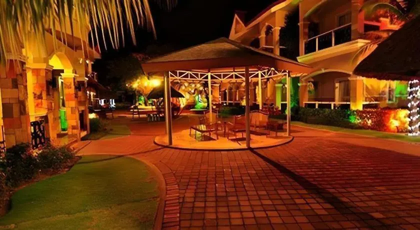 Moonbay Marina The Villas Olongapo 3*,  Filipinler