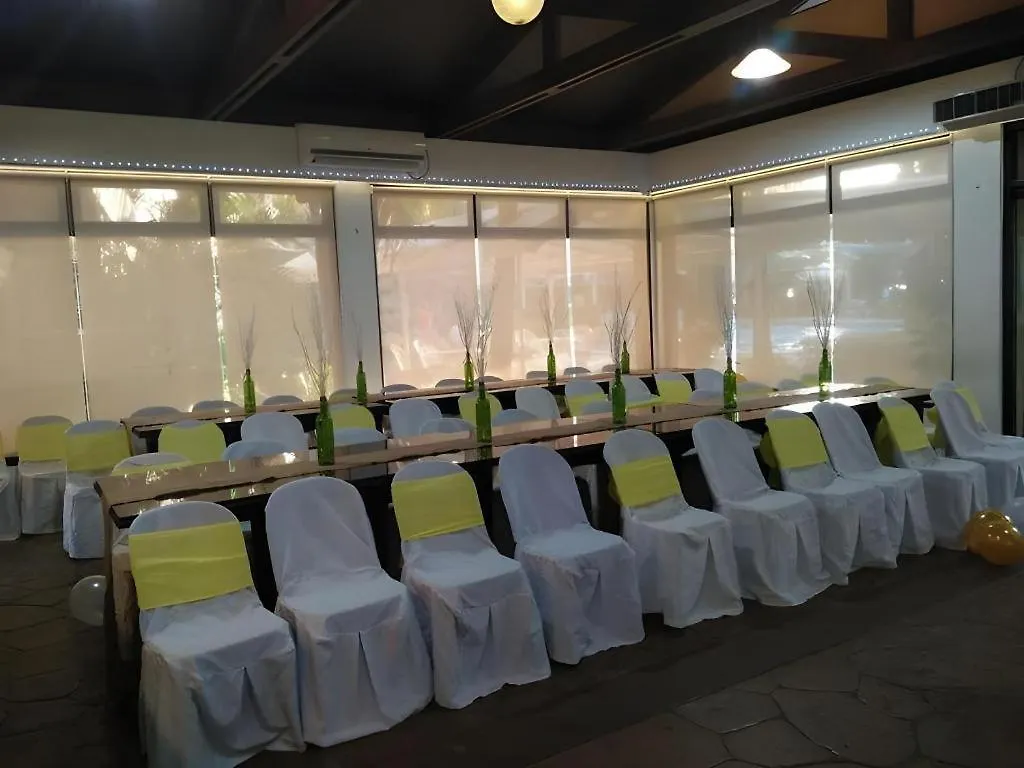 Moonbay Marina The Villas Olongapo 3*,